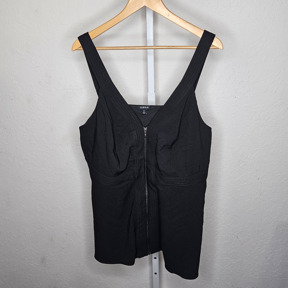 Torrid Womens Plus Size 2 Black Full Zip Front V-Neck Sleeveless Tank Top 2X